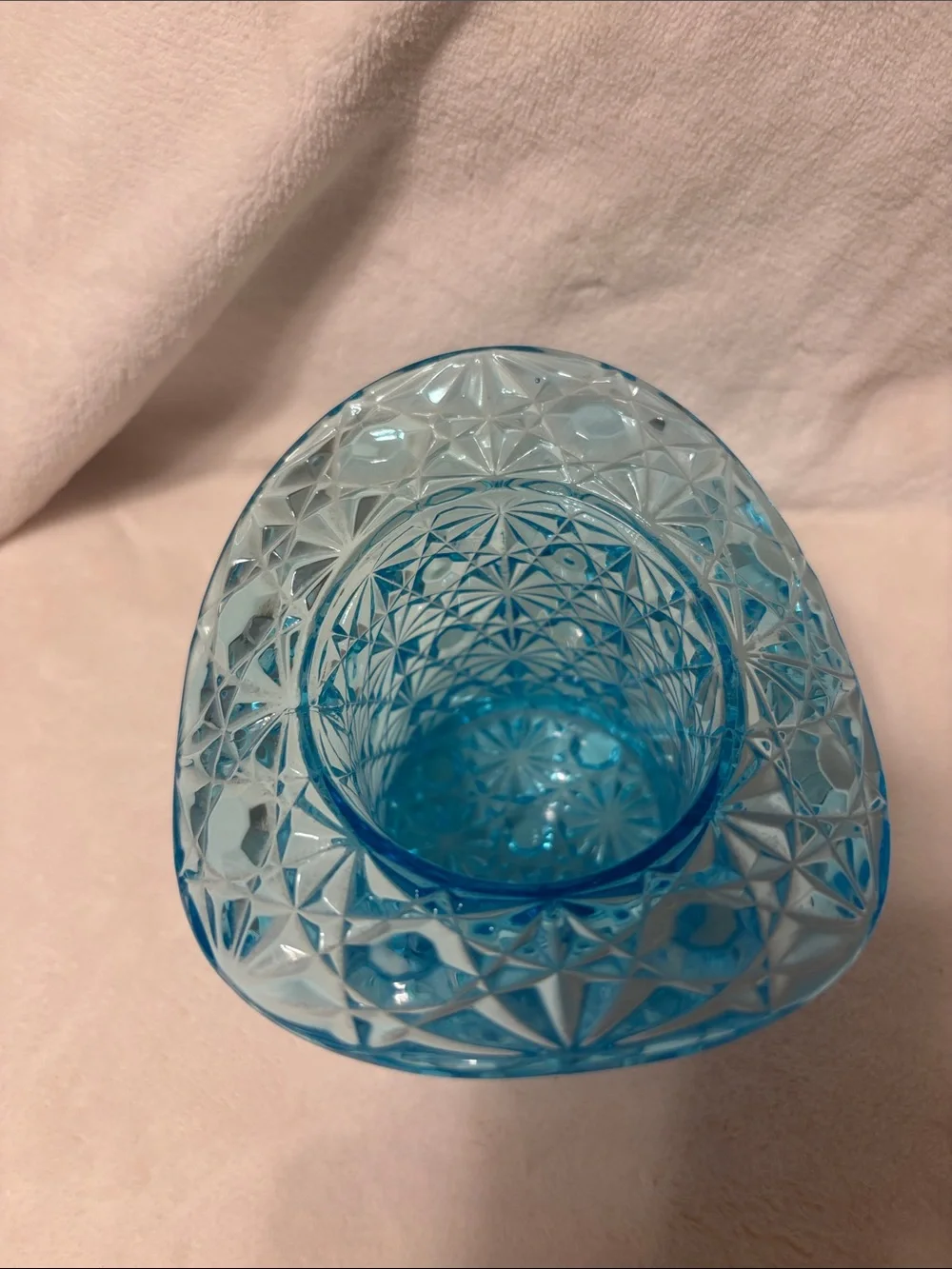 Fenton daisy and button top hat blue